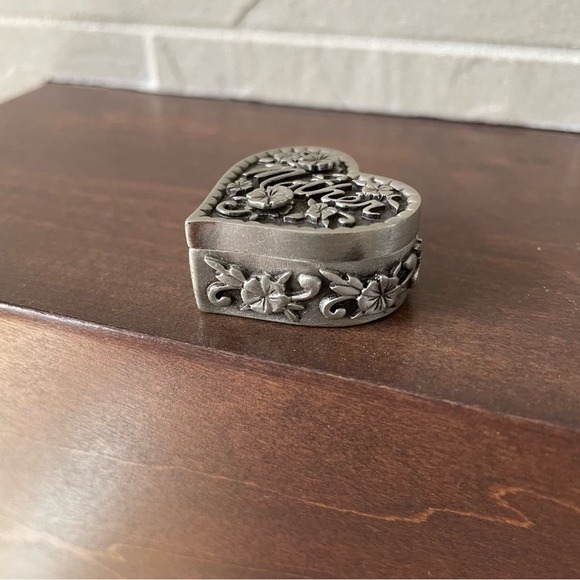 Vintage Pewter Ms Dee Trinket Box, Pin, Earrings For Mother - Picture 7 of 10